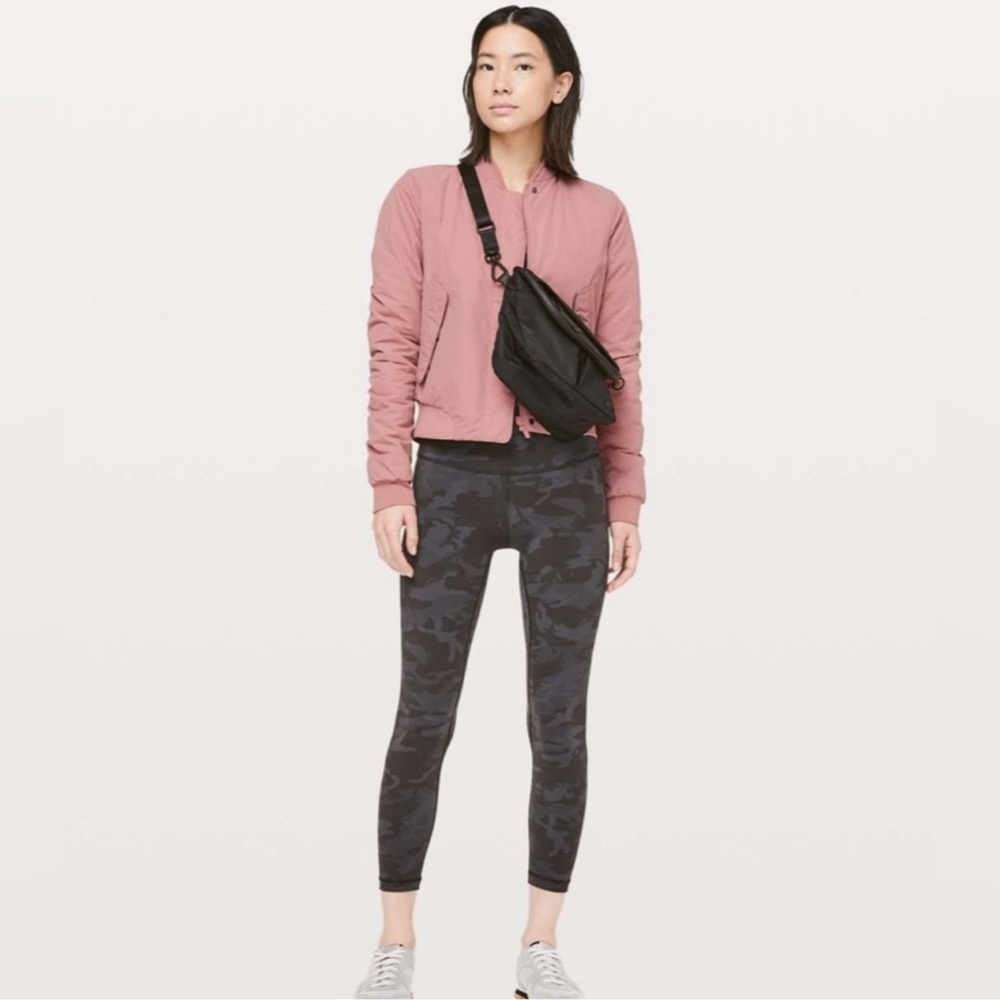 Lululemon Size 8 Warm Two Ways Reversible Bomber Jacket Mauve Pink EUC - Picture 3 of 11